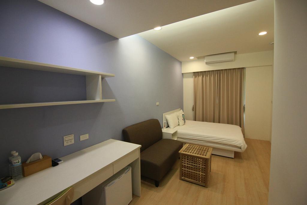 Locomotive Homestay Tamsui Exterior photo