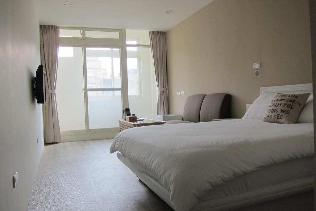 Locomotive Homestay Tamsui Exterior photo