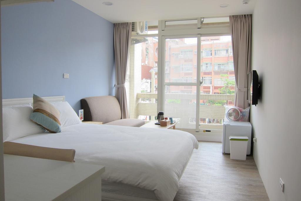 Locomotive Homestay Tamsui Exterior photo